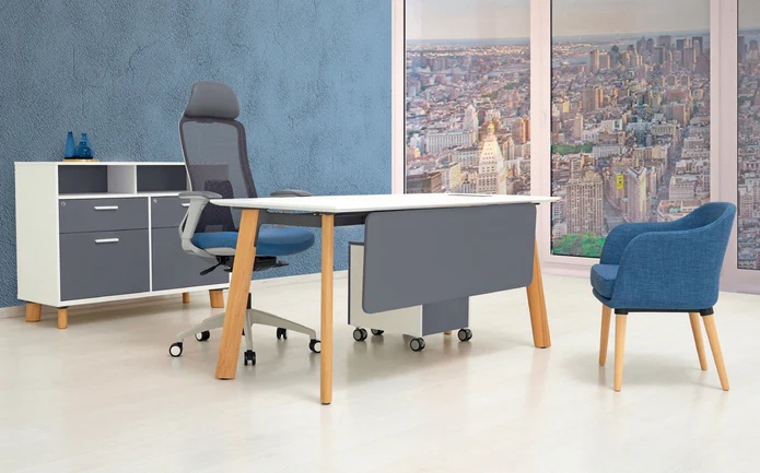 Escritorios ejecutivos modernos en oficina profesional en Guadalajara